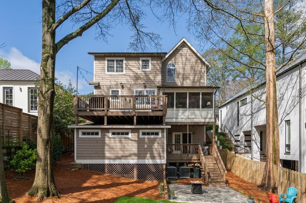 2601 Brookwood Dr, Atlanta GA  30305-3752 exterior