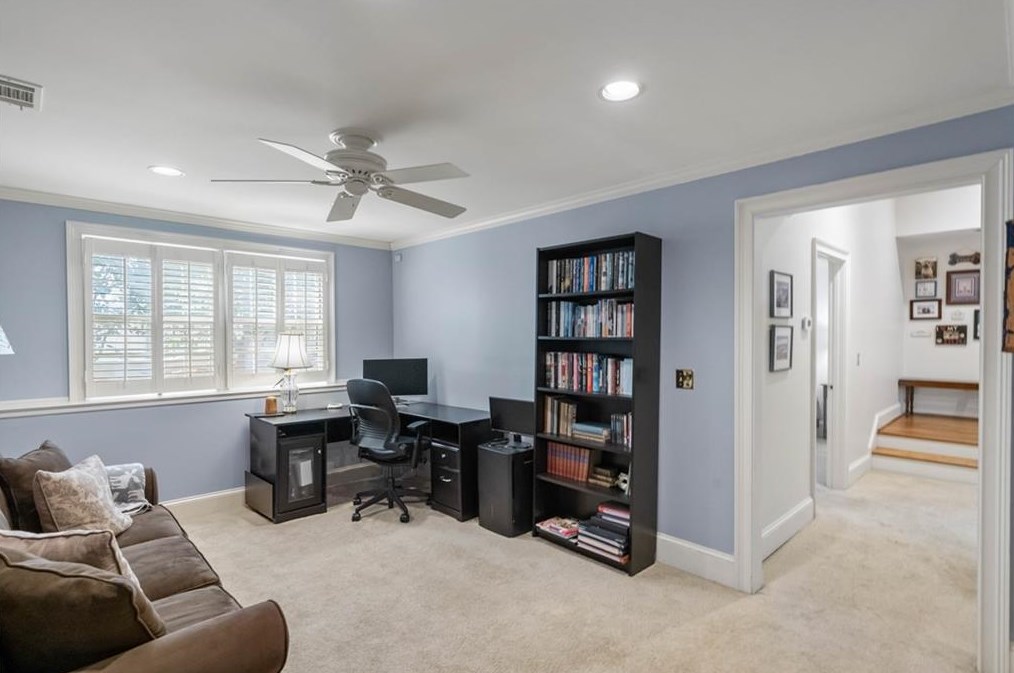 2601 Brookwood Dr, Atlanta GA  30305-3752 exterior