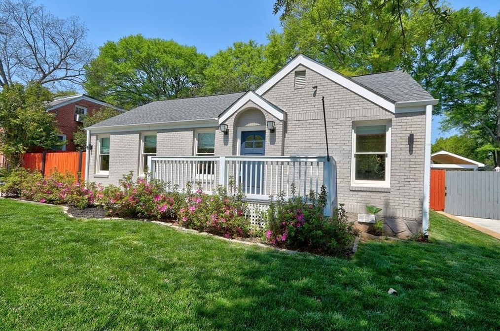 2012 Marco Dr, Decatur GA  30032-3936 exterior