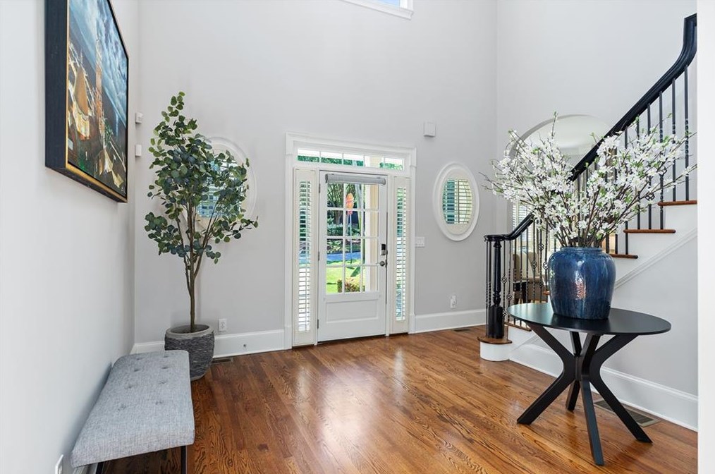 2258 Colonial Dr, Atlanta GA  30319-3881 exterior