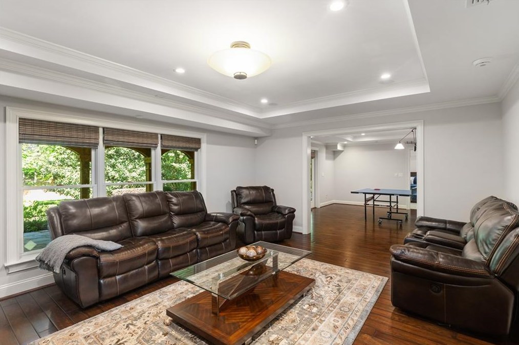 2258 Colonial Dr, Atlanta GA  30319-3881 exterior