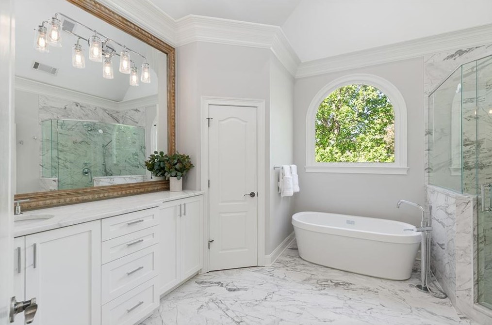 2258 Colonial Dr, Atlanta GA  30319-3881 exterior