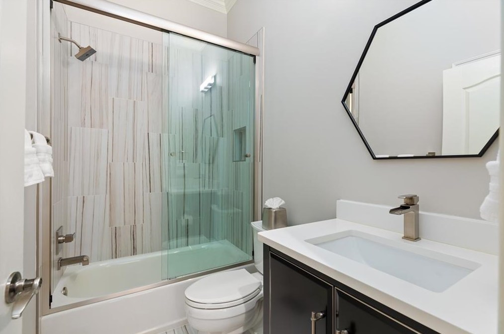 2258 Colonial Dr, Atlanta GA  30319-3881 exterior