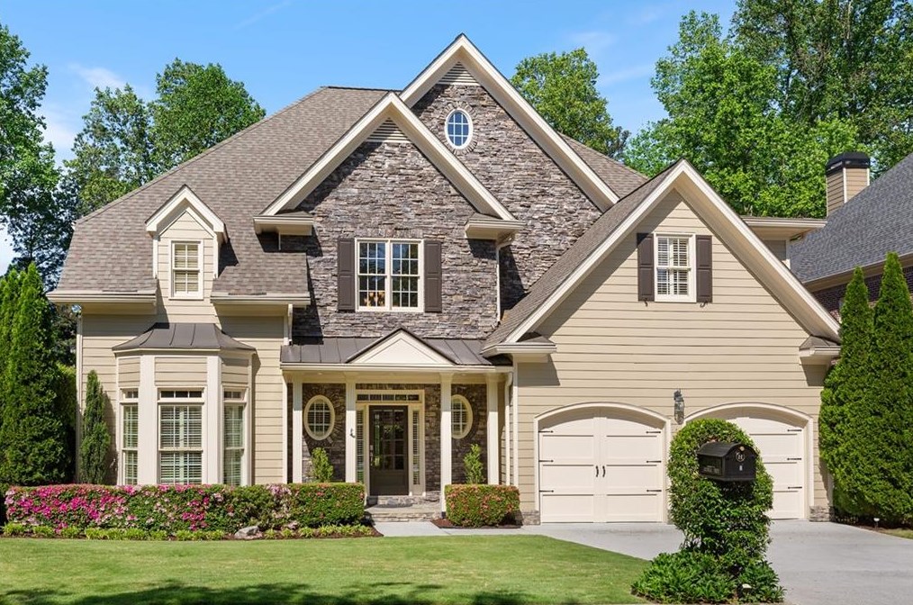 2258 Colonial Dr, Atlanta GA  30319-3881 exterior