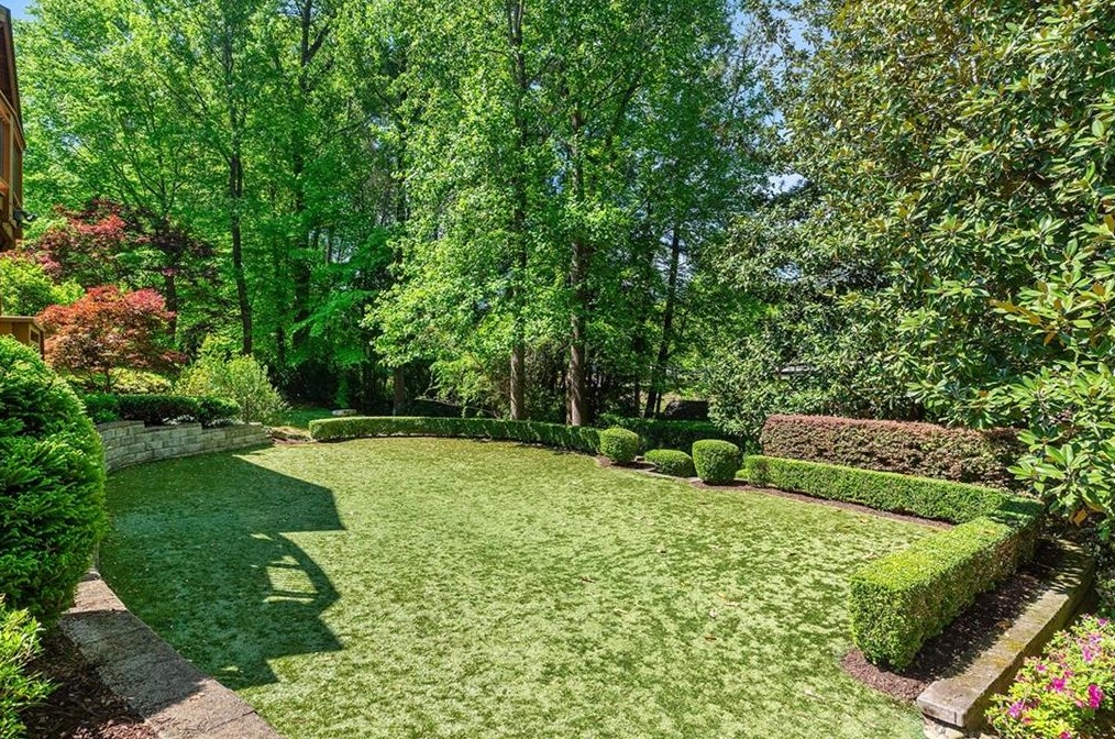 2258 Colonial Dr, Atlanta GA  30319-3881 exterior