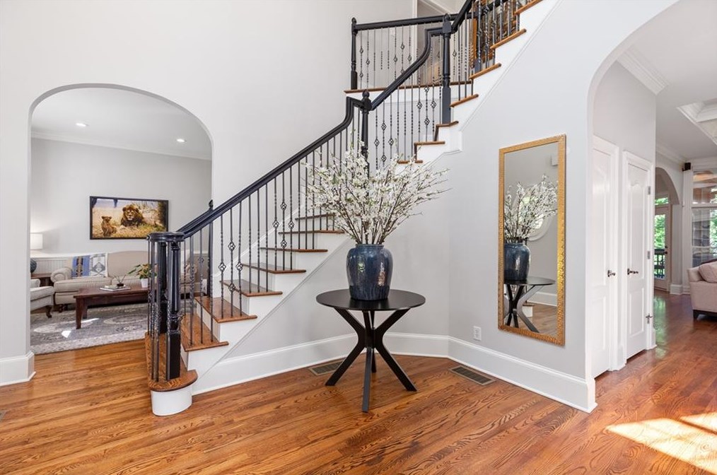 2258 Colonial Dr, Atlanta GA  30319-3881 exterior