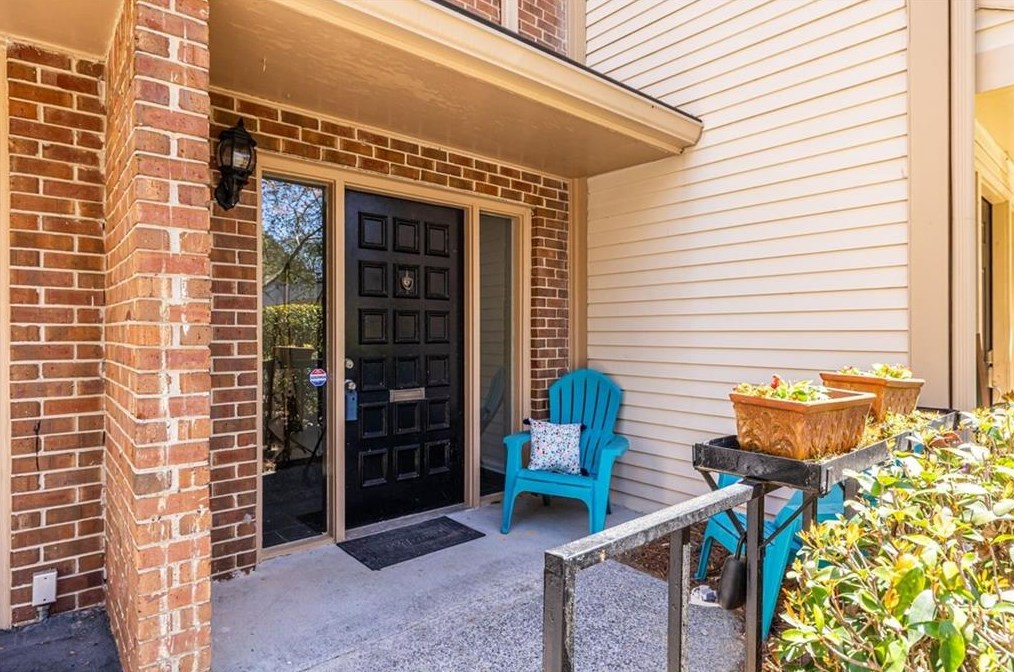 2121 Simsbury Ln, Atlanta GA 30338-6511 exterior