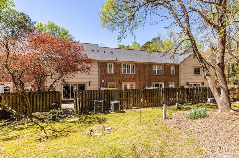 2121 Simsbury Ln, Atlanta GA 30338-6511 exterior