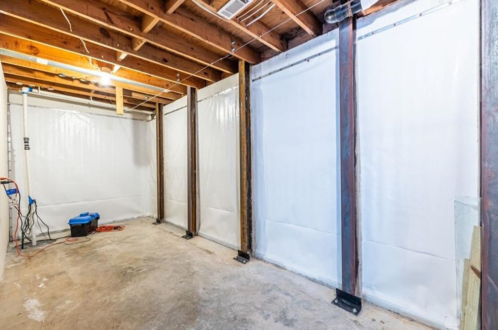 2121 Simsbury Ln, Atlanta GA 30338-6511 exterior