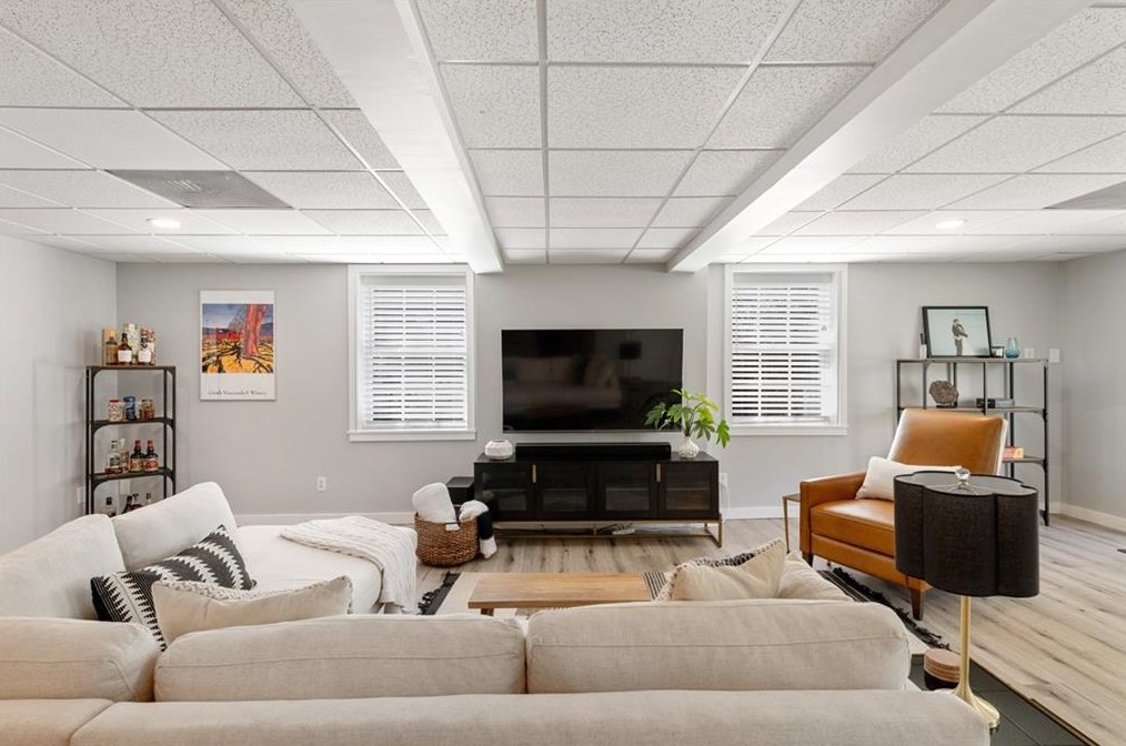 4000 Cooper Lk Rd, Smyrna GA  30082-3326 exterior