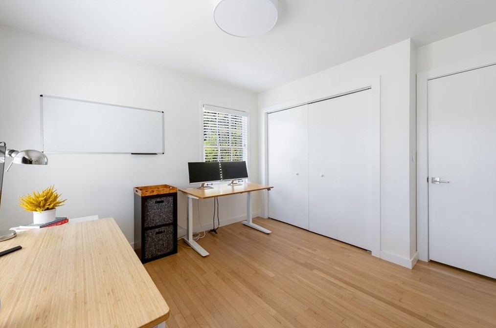 4000 Cooper Lk Rd, Smyrna GA  30082-3326 exterior