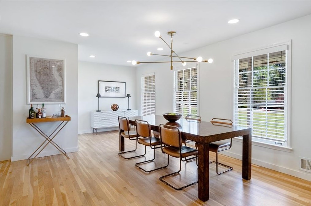 4000 Cooper Lk Rd, Smyrna GA  30082-3326 exterior