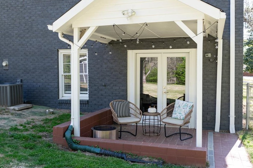 4000 Cooper Lk Rd, Smyrna GA  30082-3326 exterior