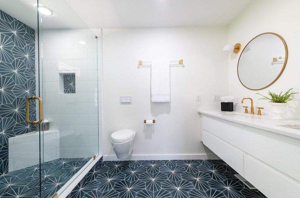 4000 Cooper Lk Rd, Smyrna GA  30082-3326 exterior