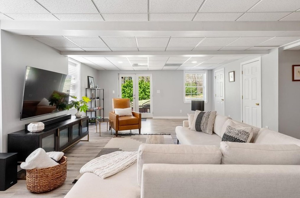 4000 Cooper Lk Rd, Smyrna GA  30082-3326 exterior