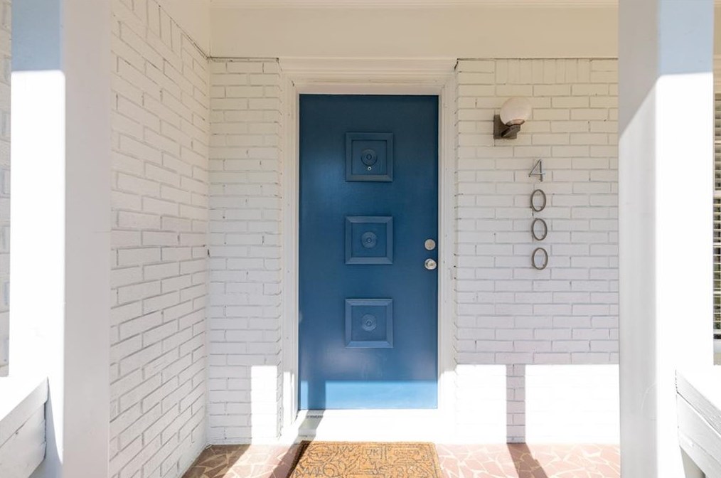 4000 Cooper Lk Rd, Smyrna GA  30082-3326 exterior