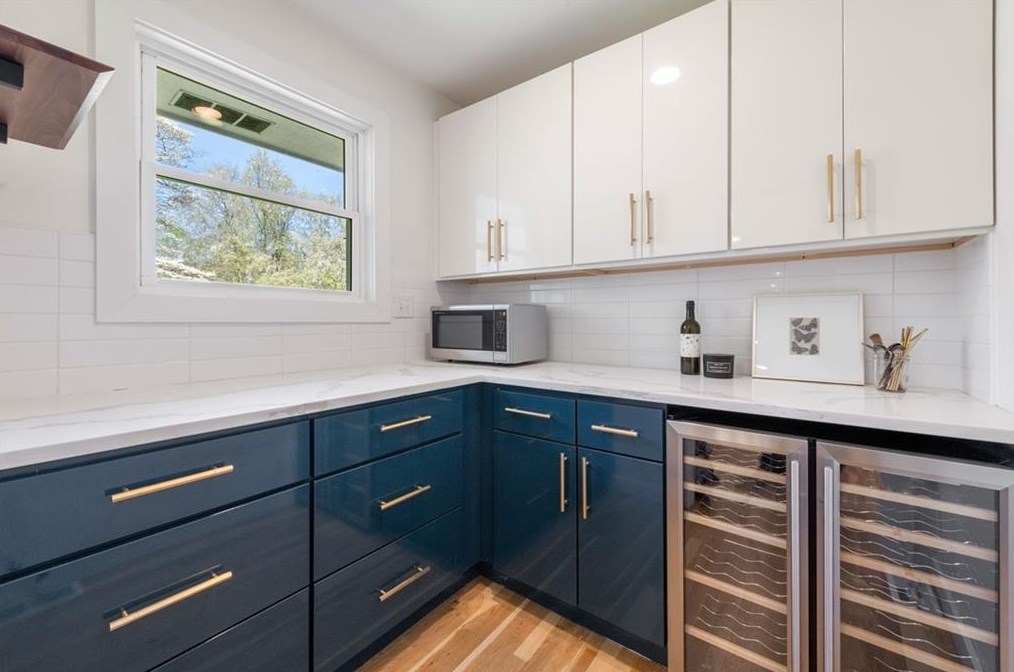 4000 Cooper Lk Rd, Smyrna GA  30082-3326 exterior