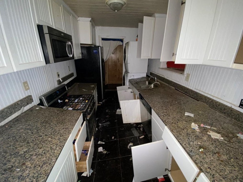 2011 Starmount Way, Decatur GA  30032-0039 exterior