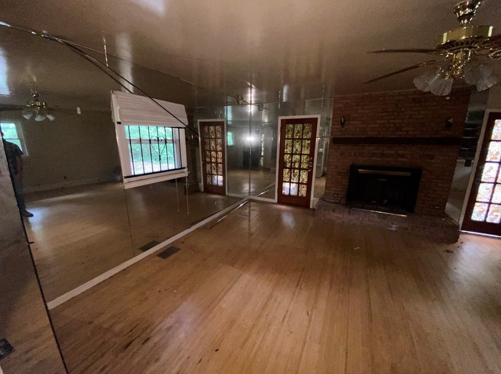 2011 Starmount Way, Decatur GA  30032-0039 exterior