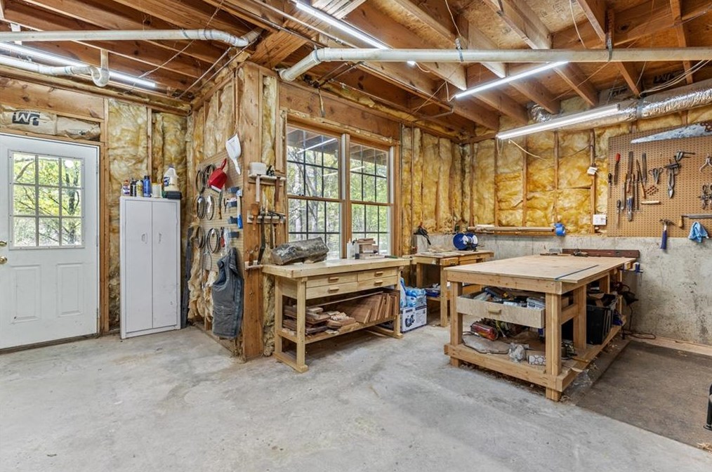 2140 Smyrna Rd, Conyers GA  30094-6169 exterior