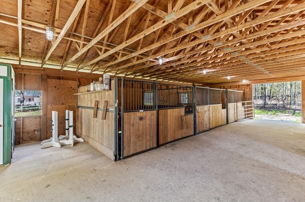 2140 Smyrna Rd, Conyers GA  30094-6169 exterior