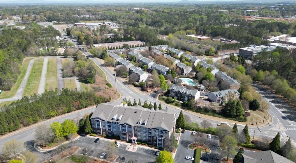 1975 Nocturne Dr, Alpharetta GA 30009-7618 exterior