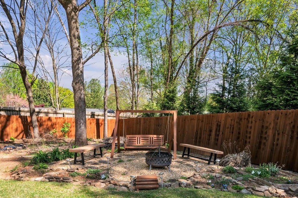 6849 Womack Ct, Atlanta GA  30360-1533 exterior