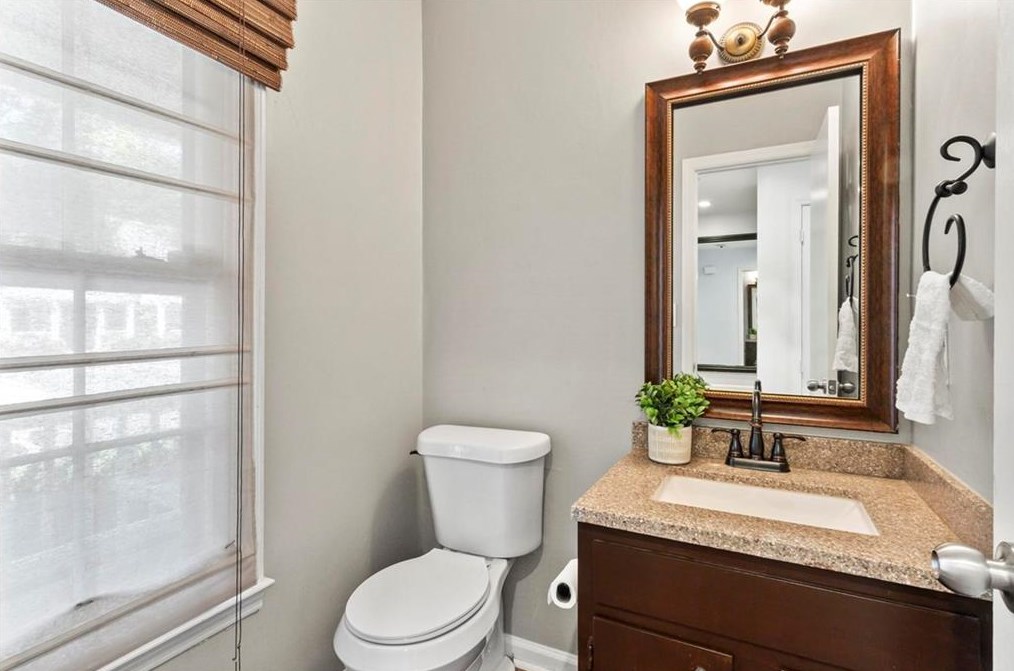 2747 Farmstead Rd, Smyrna GA  30080-2619 exterior