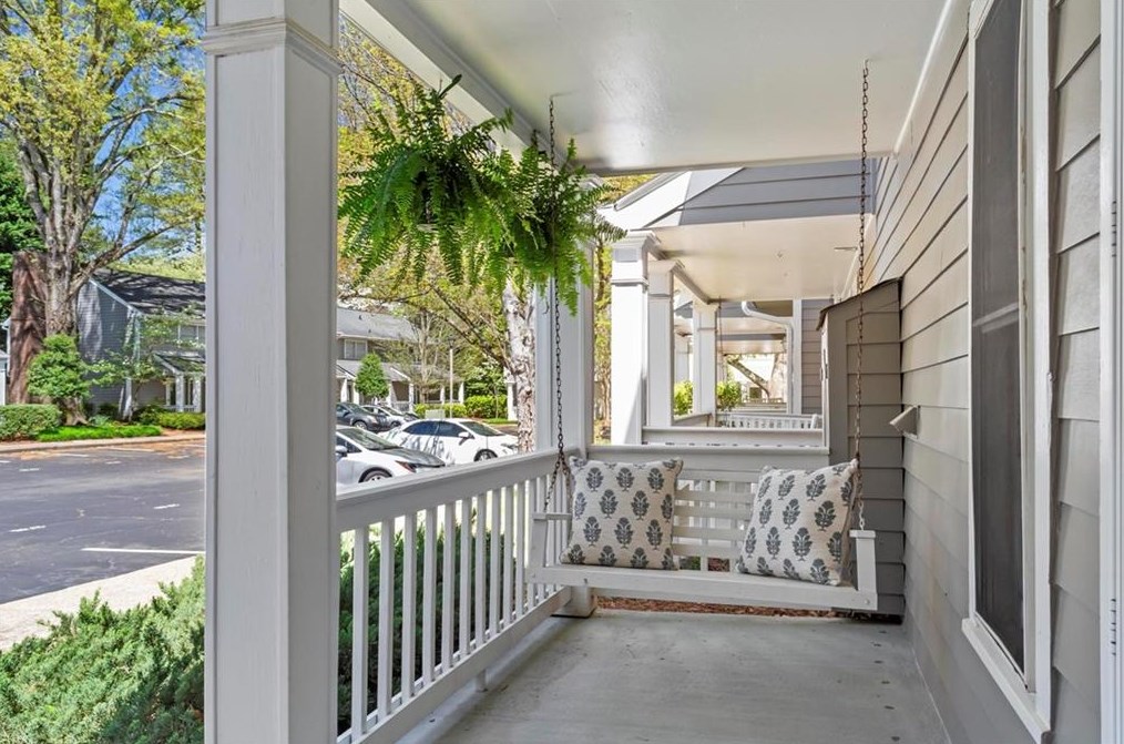 2747 Farmstead Rd, Smyrna GA  30080-2619 exterior