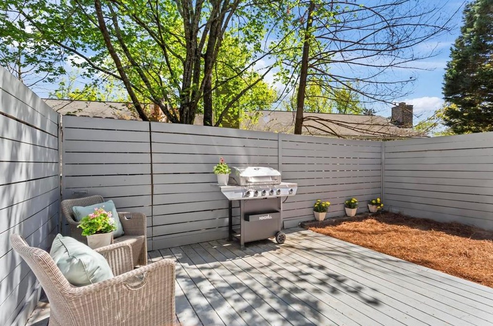 2747 Farmstead Rd, Smyrna GA  30080-2619 exterior