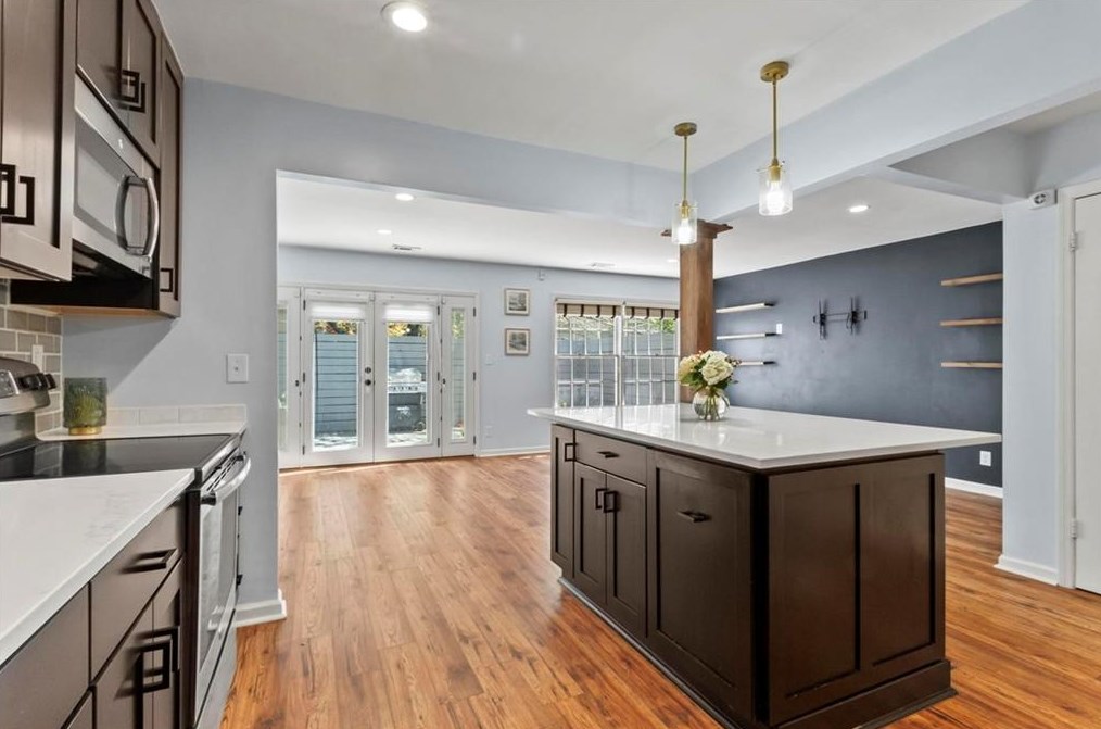 2747 Farmstead Rd, Smyrna GA  30080-2619 exterior