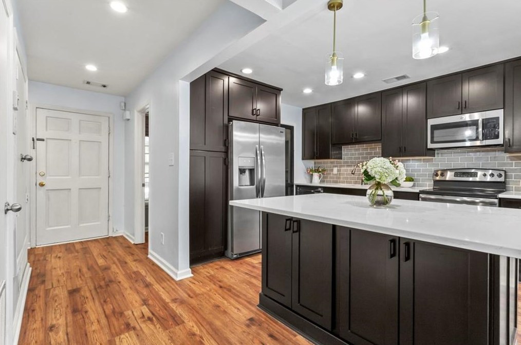 2747 Farmstead Rd, Smyrna GA  30080-2619 exterior