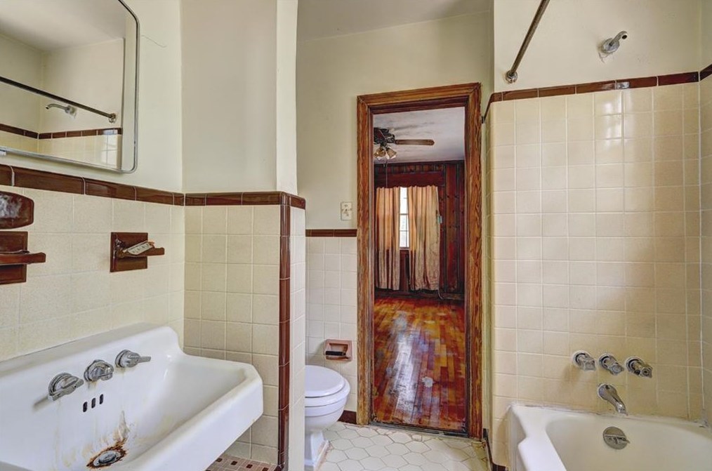 1186 Thomas Rd, Decatur GA  30030-4615 exterior