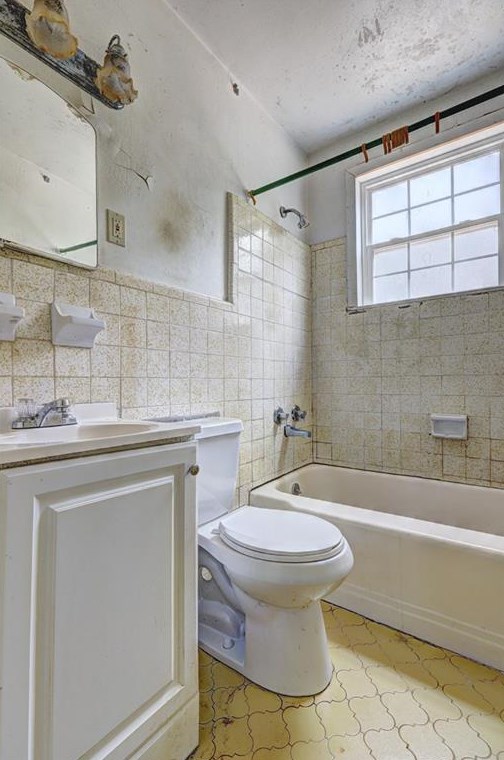 1186 Thomas Rd, Decatur GA  30030-4615 exterior