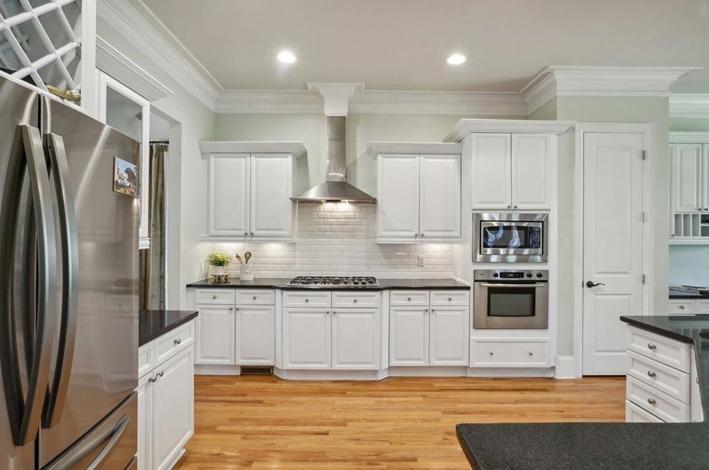 1282 Windsor Pkwy, Atlanta GA  30319-2651 exterior