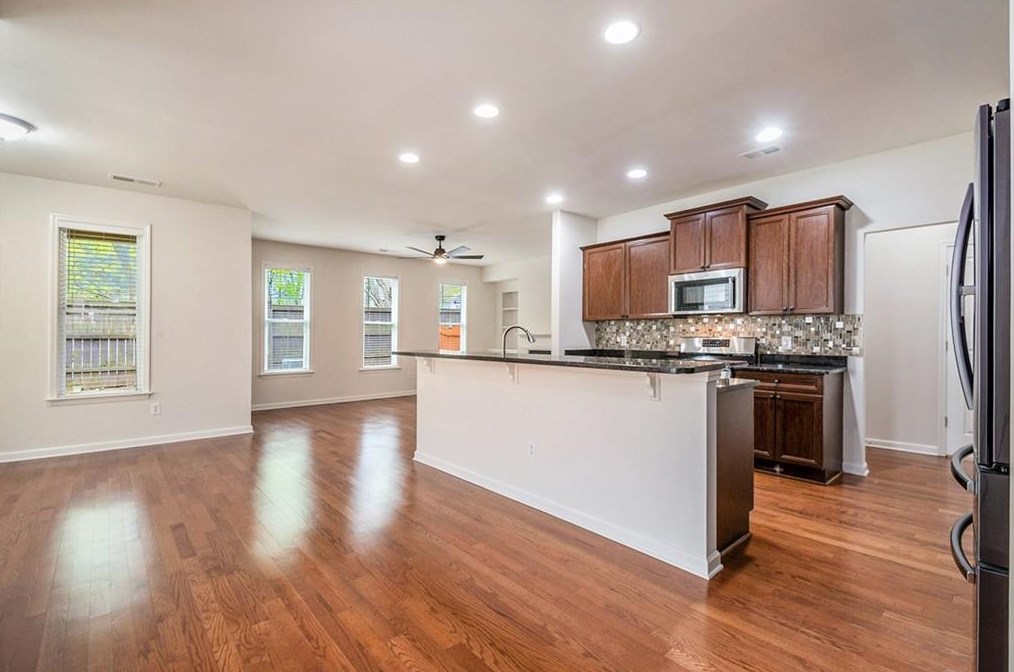 11927 Aspen Forest Dr, Alpharetta GA  30005-7204 exterior