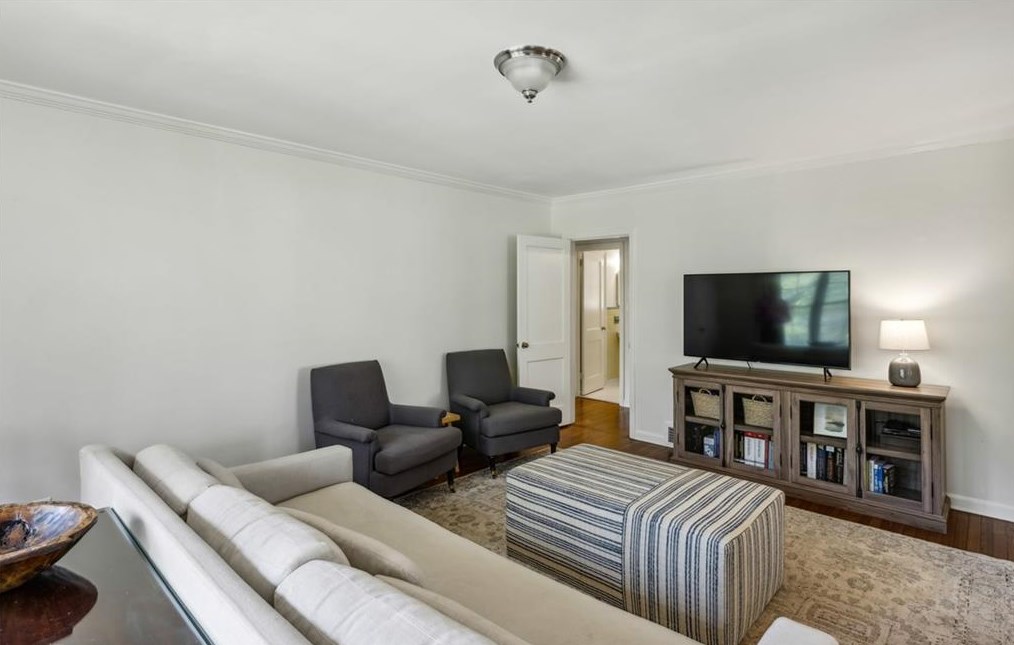 513 Westchester Dr, Decatur GA  30030-1125 exterior