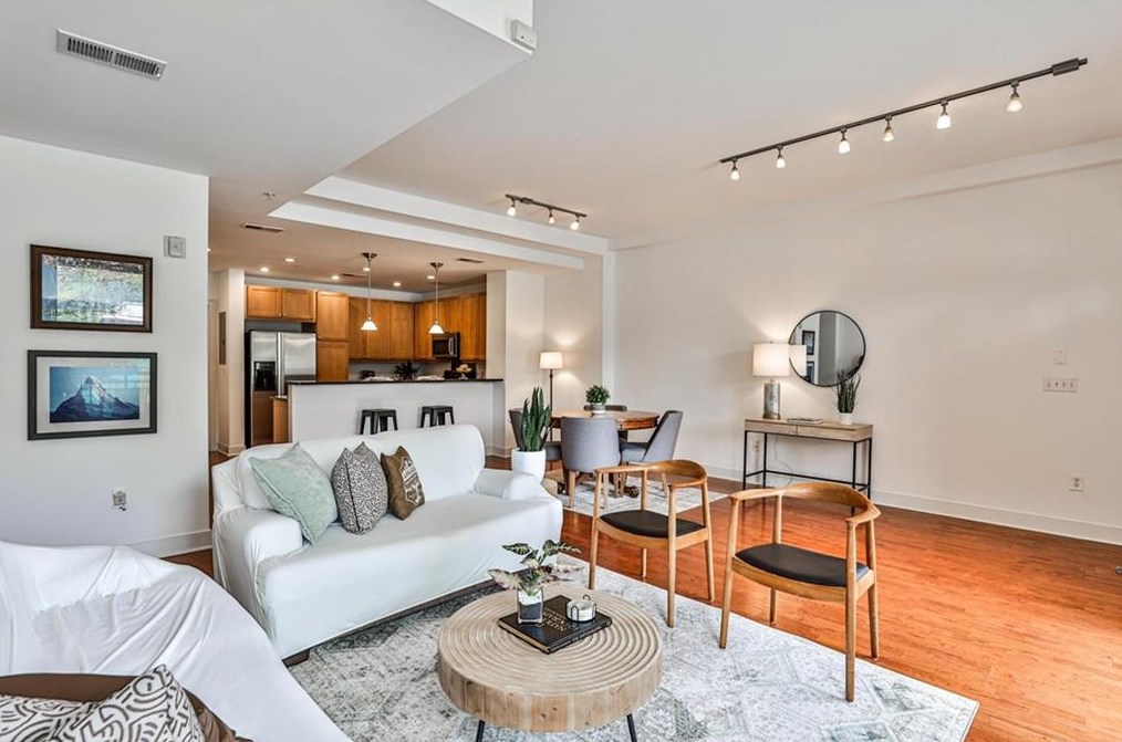 1179 Commerce Dr, Decatur GA  30030-5115 exterior