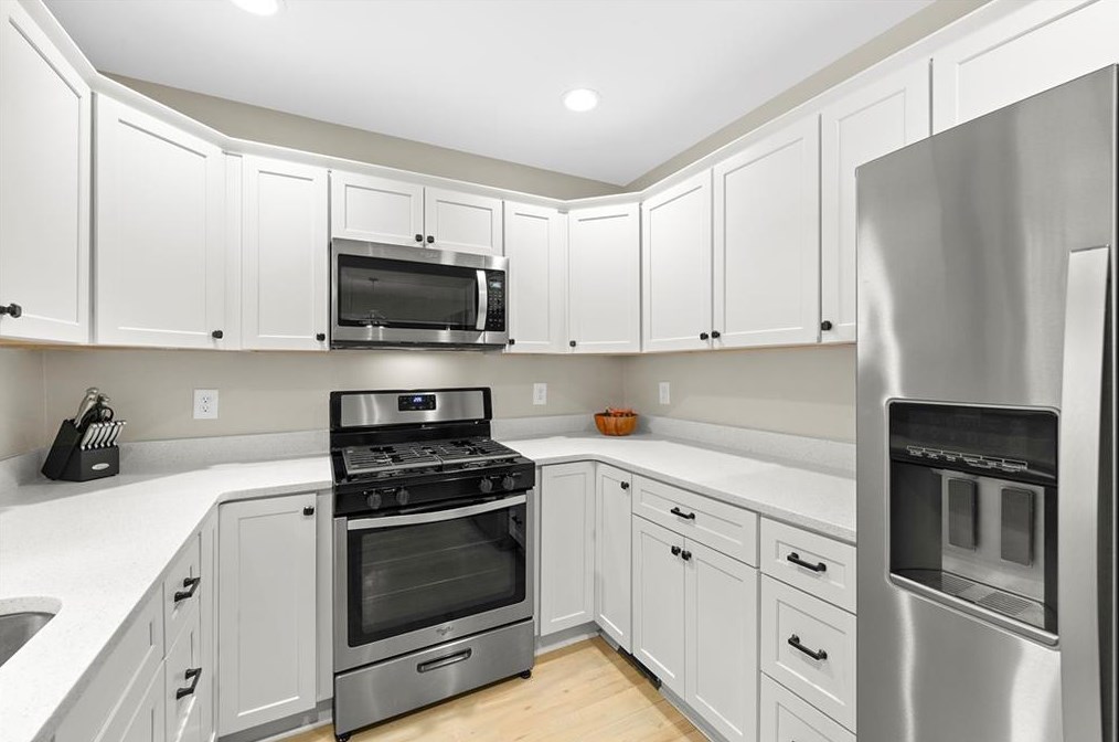2868 Horse Shoe Dr, Atlanta GA  30316-4240 exterior