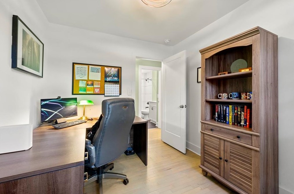 2868 Horse Shoe Dr, Atlanta GA  30316-4240 exterior