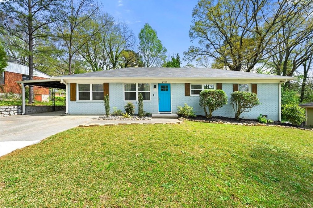 2868 Horse Shoe Dr, Atlanta GA  30316-4240 exterior