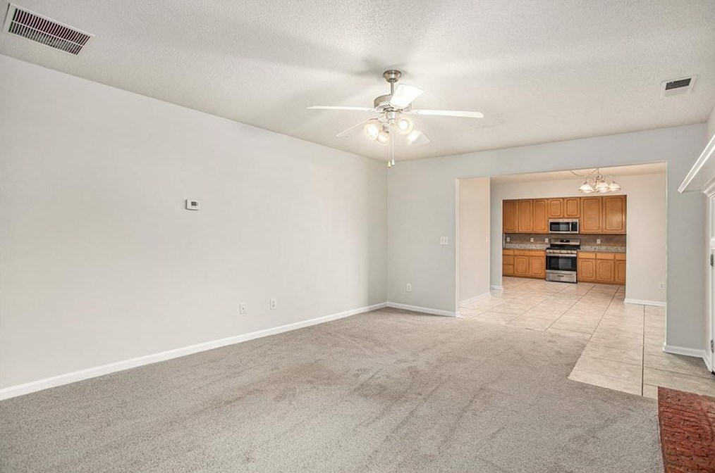 5696 Colonnade Dr, Rex GA 30273-5019 exterior