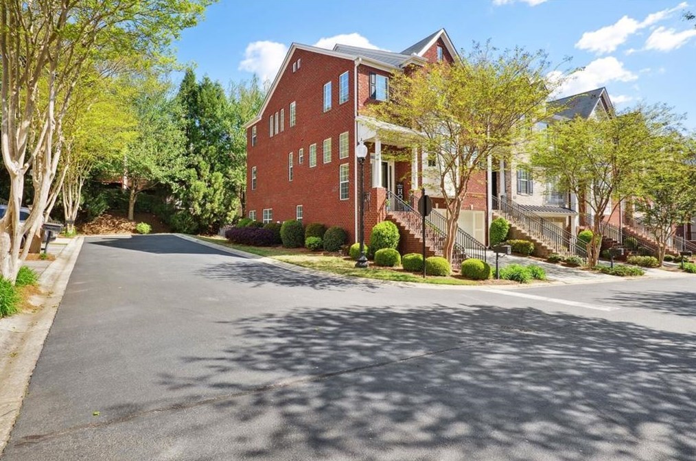 3121 Woodwalk Trce, Atlanta GA  exterior