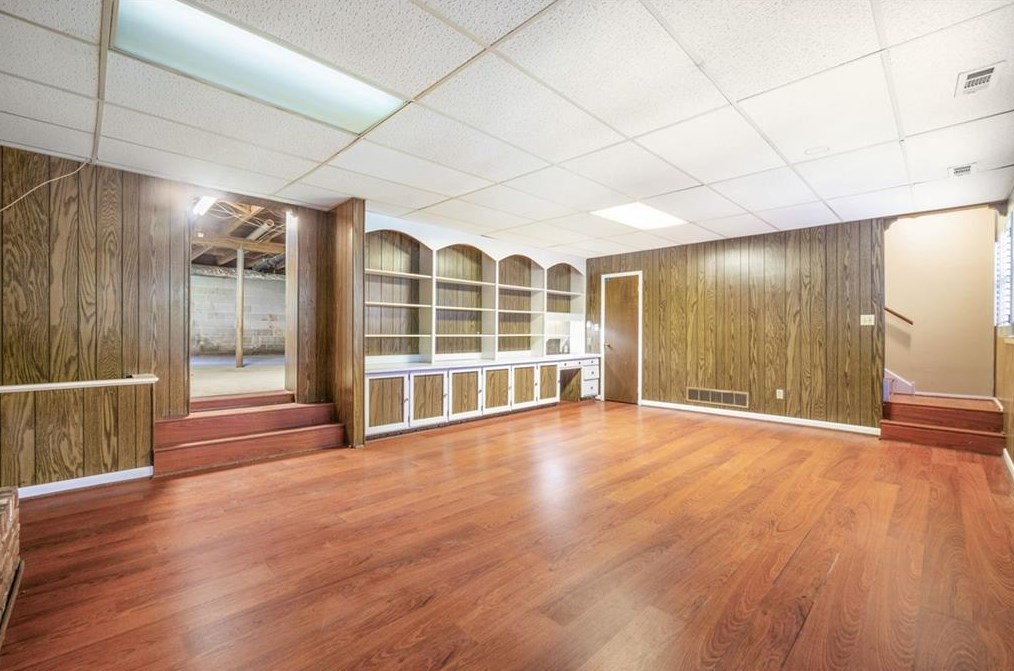 2284 Meadowvale Dr, Atlanta GA  30345-3545 exterior