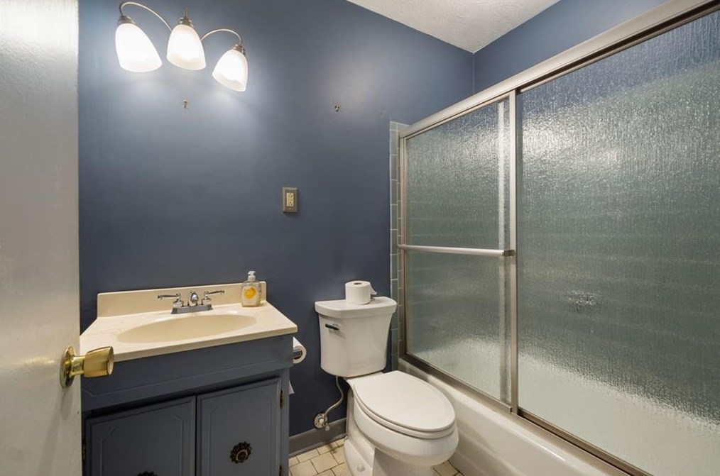 2284 Meadowvale Dr, Atlanta GA  30345-3545 exterior