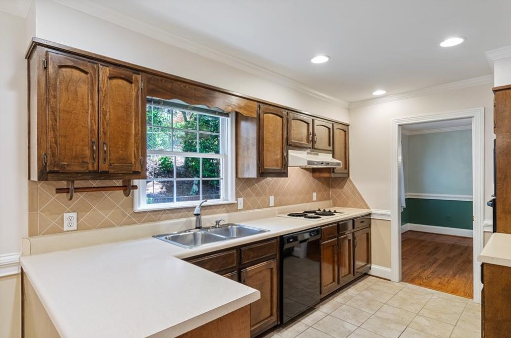 3846 Cherokee Frd, Gainesville GA 30506-3077 exterior