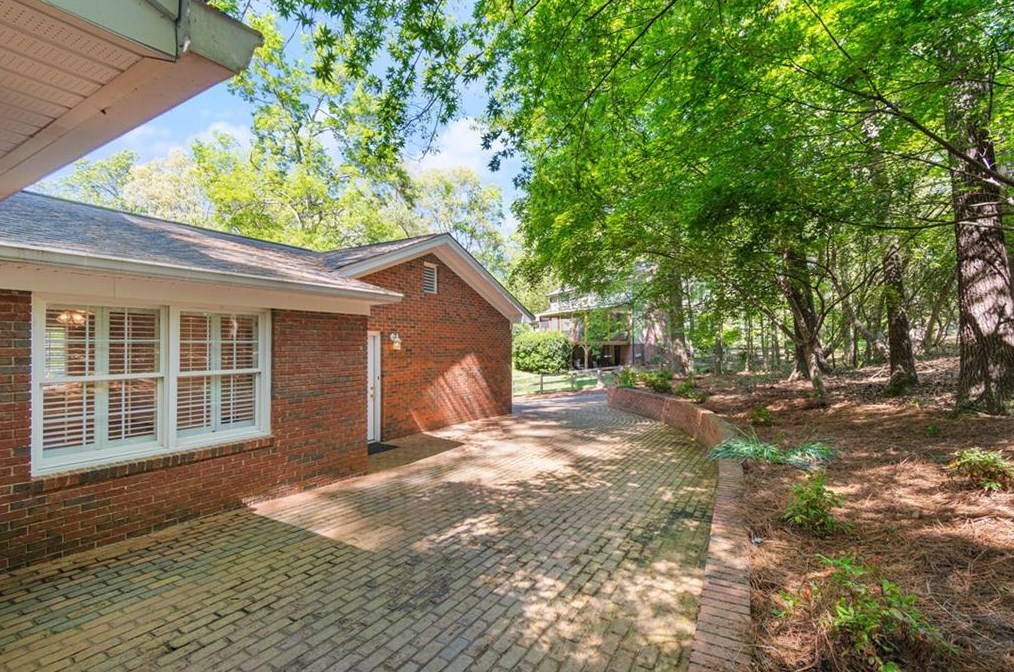 3846 Cherokee Frd, Gainesville GA 30506-3077 exterior