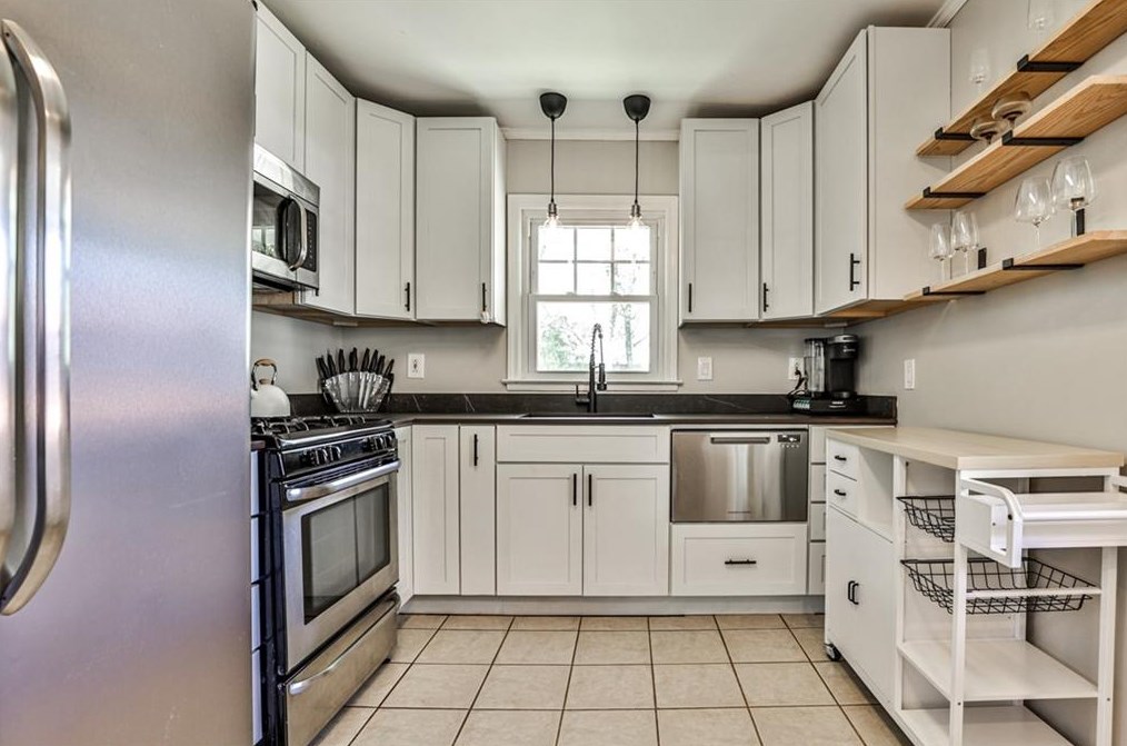 1113 Pinedale Dr, Smyrna GA  30080-4318 exterior