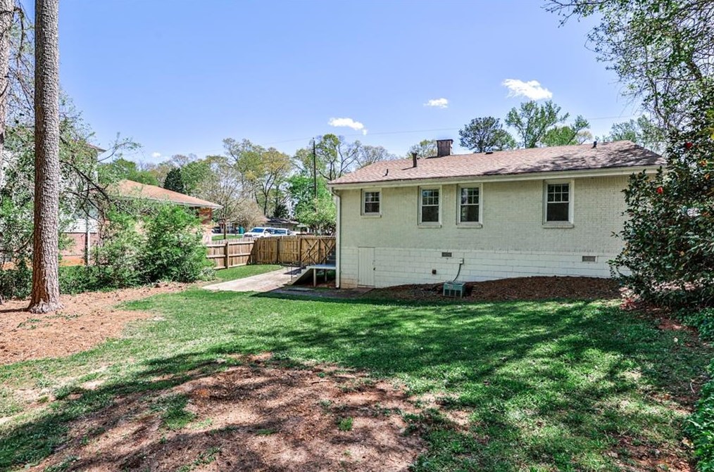 1113 Pinedale Dr, Smyrna GA  30080-4318 exterior