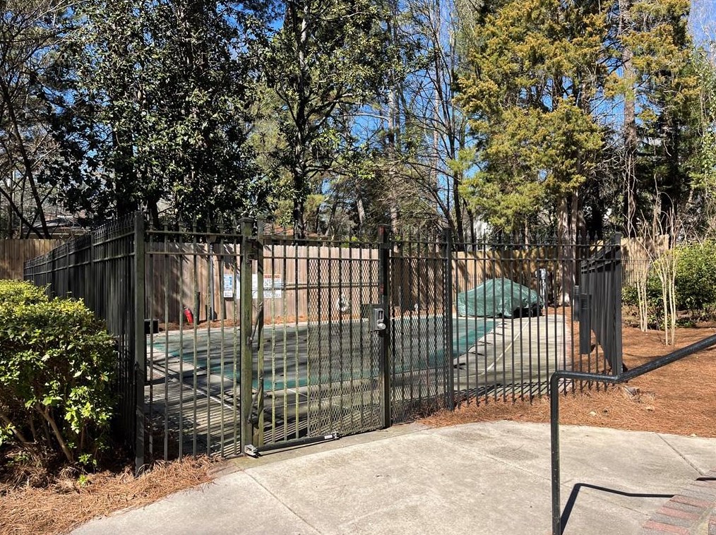 424 Lindbergh Dr, Atlanta GA  30305-3832 exterior